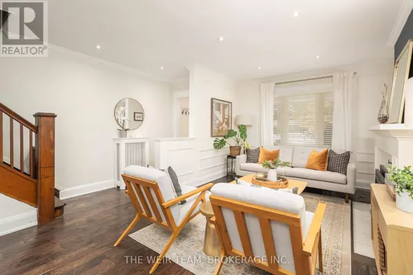 Toronto (east End-danforth), ON M4E2M8,31 GLENMOUNT PARK ROAD