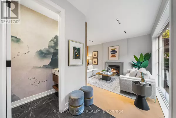 Toronto (the Beaches), ON M4L1N7,98 DIXON AVENUE