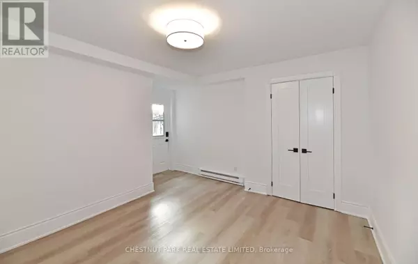 Toronto (south Riverdale), ON M4M1K7,1105 Queen ST East #2