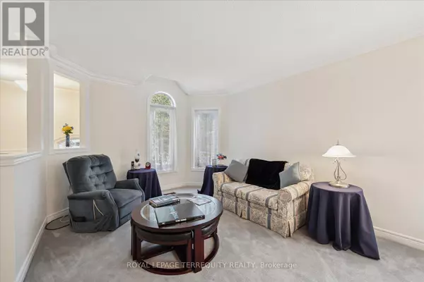 Whitby (brooklin), ON L1M1G4,15 WARING AVENUE