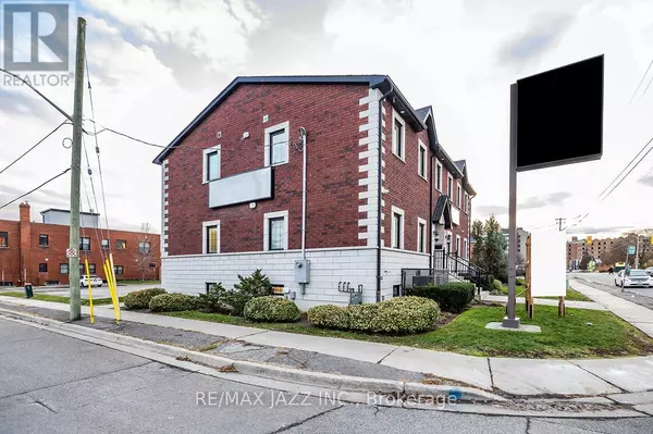 Oshawa (central), ON L1H1C2,193 KING STREET E