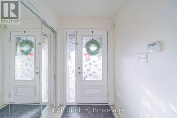 Toronto (clairlea-birchmount), ON M1L0C2,18 WINKLER TERRACE