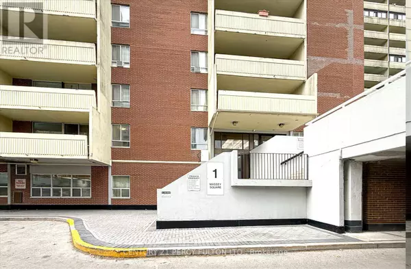 Toronto (crescent Town), ON M4C5L5,1 Massey SQ #605