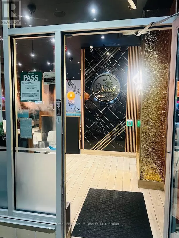 Toronto (crescent Town), ON M4C1M9,3003 Danforth AVE #22 & 23