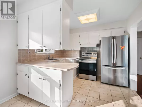 Toronto (woburn), ON M1G2R9,712 BRIMORTON DRIVE