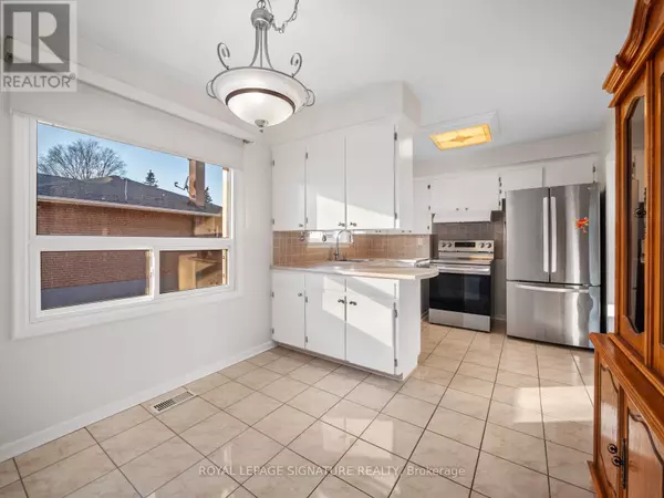 Toronto (woburn), ON M1G2R9,712 BRIMORTON DRIVE