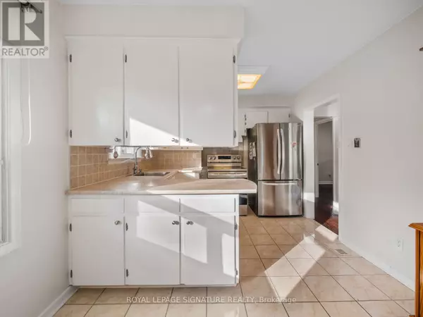 Toronto (woburn), ON M1G2R9,712 BRIMORTON DRIVE