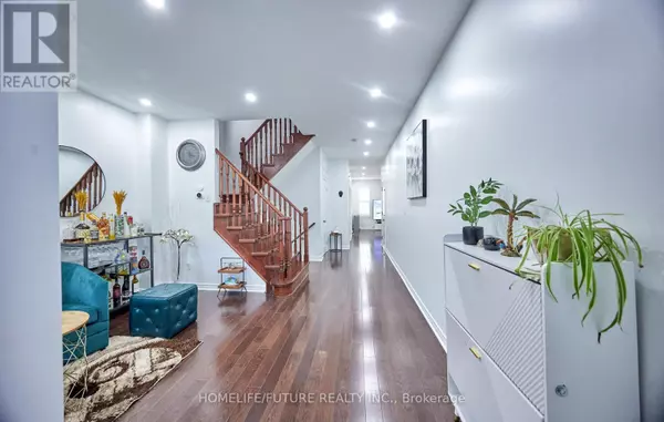 Toronto (rouge), ON M1X1Z5,92 POGONIA STREET