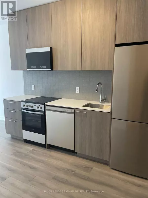 Toronto (rouge), ON M1B5S3,7439 Kingston RD #320A