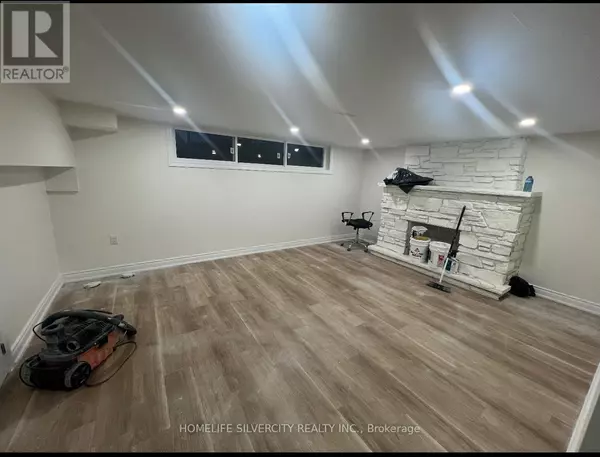 Toronto (woburn), ON M1G2E9,5 CADDY DRIVE