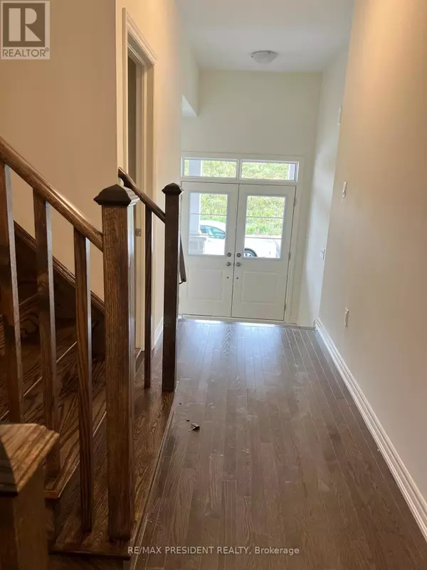 Whitby, ON L1P0H2,92 OGSTON CRESCENT