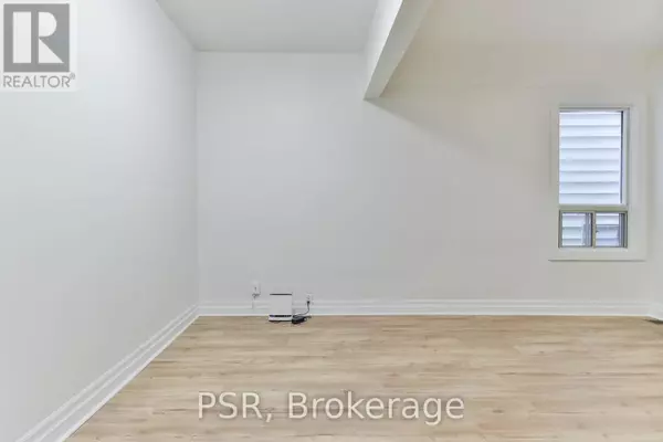 Toronto (greenwood-coxwell), ON M4L3B2,212 COXWELL AVENUE