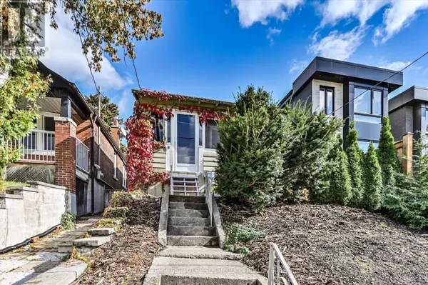 Toronto (woodbine-lumsden), ON M4C4P3,9 EVERETT CRESCENT