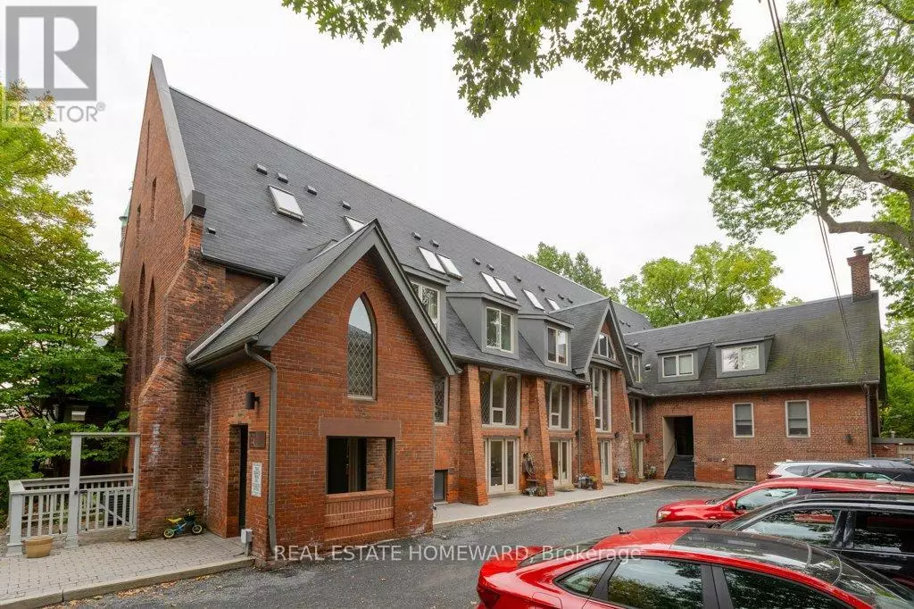 Toronto (east End-danforth), ON M4E1Z2,21 Swanwick AVE #6