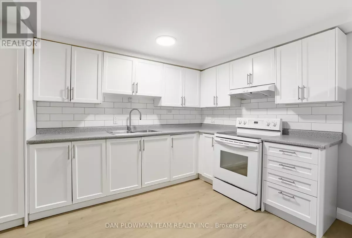 Oshawa (central), ON L1H4S6,476 ALBERT STREET