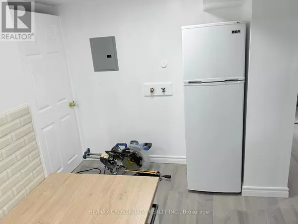 Toronto (guildwood), ON M1E1T7,75 FORDOVER DRIVE