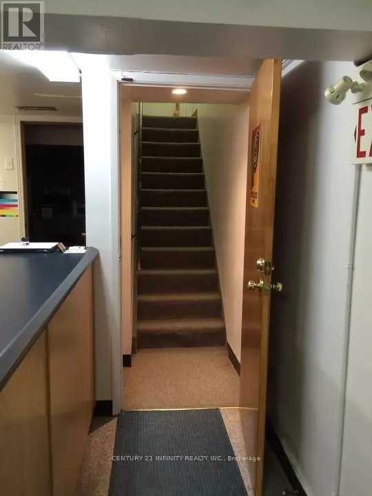 Oshawa (centennial), ON L1G4W1,907 Simcoe ST North #B