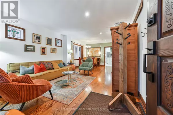 Toronto (woodbine-lumsden), ON M4C5L1,186 GLEDHILL AVENUE