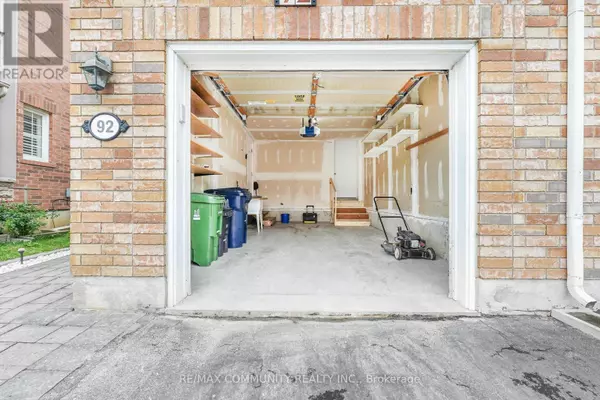 Toronto (rouge), ON M1X1Y2,92 Hummingbird DR #(Lower)