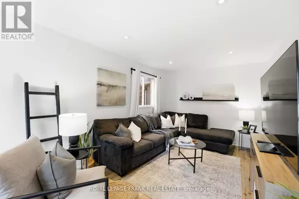 Clarington (courtice), ON L1E2Z5,6 SHORT CRESCENT