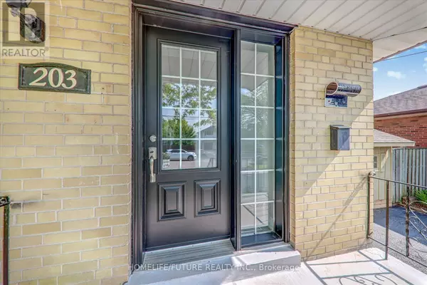 Whitby (blue Grass Meadows), ON L1N3S4,203 CRAWFORTH STREET