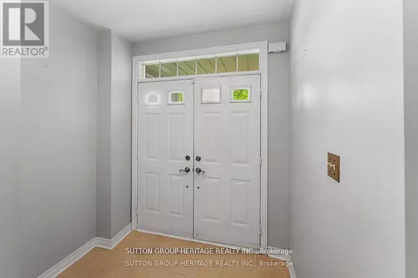 Whitby (williamsburg), ON L1P1W6,34 BALL CRESCENT