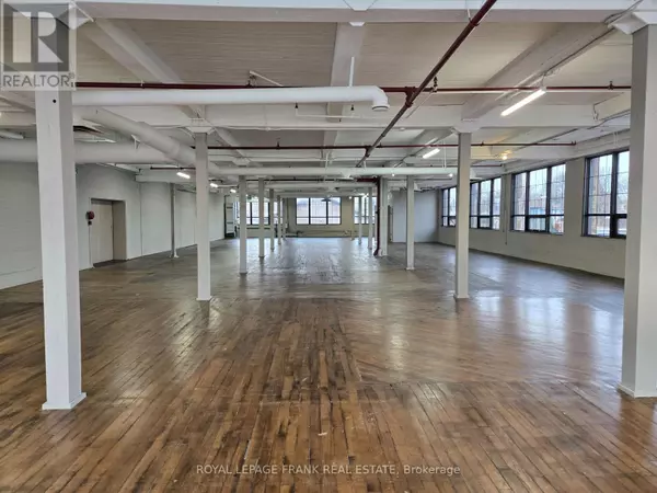 182 Wellington ST #200, Clarington (bowmanville), ON L1C1W3