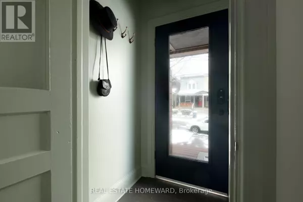 Toronto (north Riverdale), ON M4K1C8,127 WITHROW AVENUE