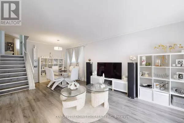 Toronto (west Hill), ON M1E3H9,46 BUDWORTH DRIVE