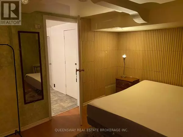 Toronto (danforth Village-east York), ON M4C2E8,836 Sammon AVE #BSMT