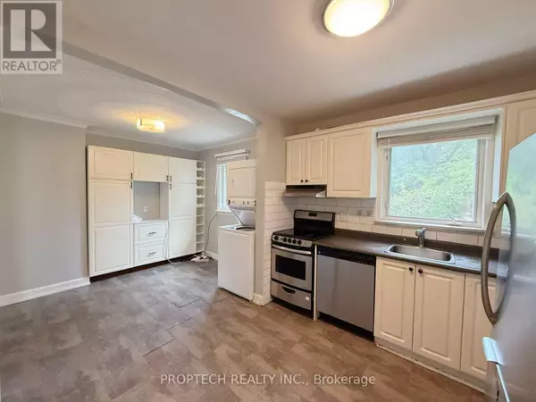 Toronto (wexford-maryvale), ON M1R3T1,28 BOEM AVENUE