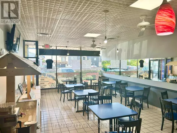 Oshawa (central), ON L1H3E2,433 Simcoe ST South #3