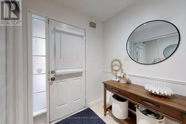 Whitby (pringle Creek), ON L1R3H1,64 LONGUEUIL PLACE