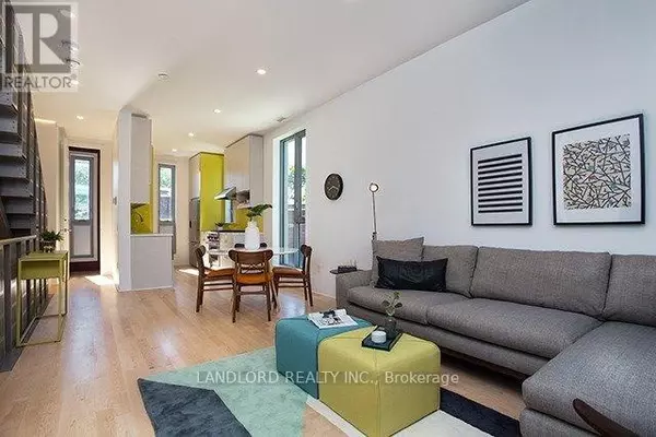 Toronto (south Riverdale), ON M4M1M7,15 Cummings ST #Th1