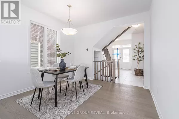 Pickering, ON L1X0N1,3352 MARCHINGTON SQUARE