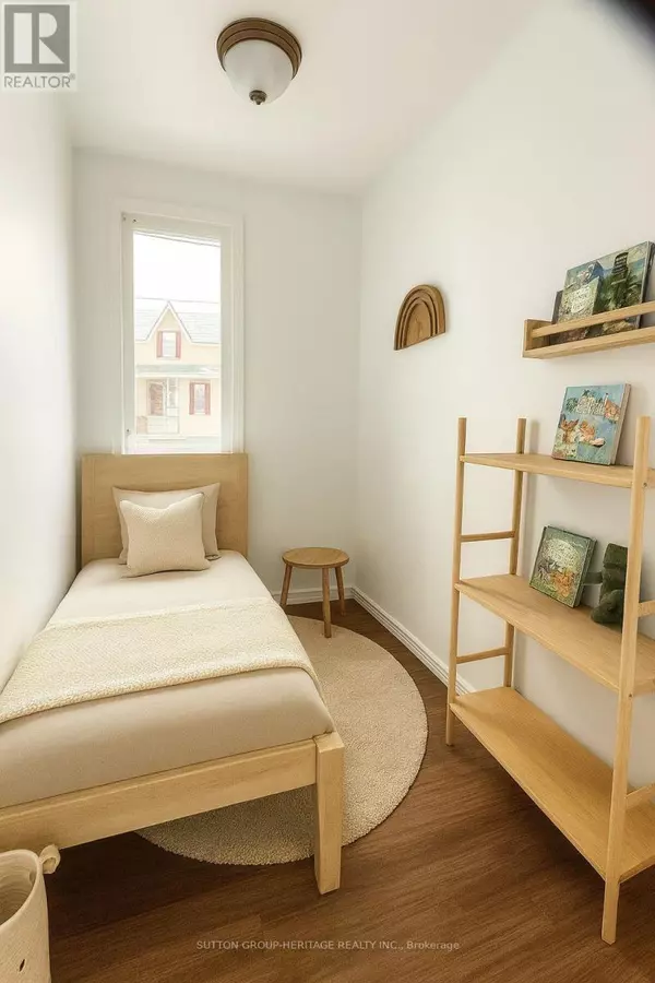 Oshawa (central), ON L1H4N5,158 CELINA STREET