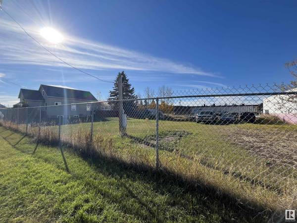 Morinville, AB T8R1P7,9916 103 ST