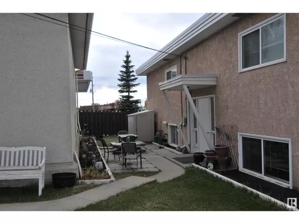 Edmonton, AB T5L2M3,14101/14105 118 AV NW NW