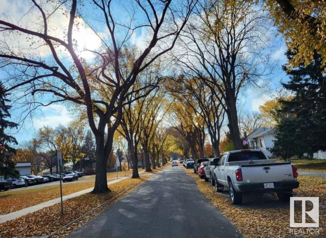 Edmonton, AB T5W4C6,11932 62 ST NW