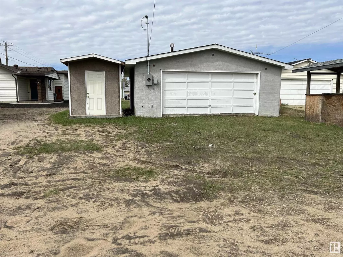 Redwater, AB T0A2W0,4807 46 ST