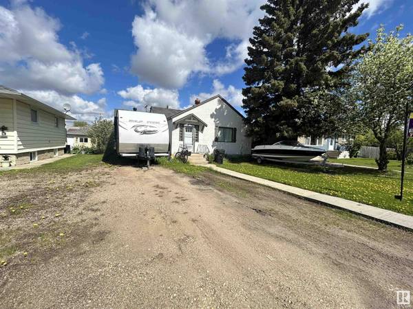 10140 105 ST, Westlock, AB T7P1V8