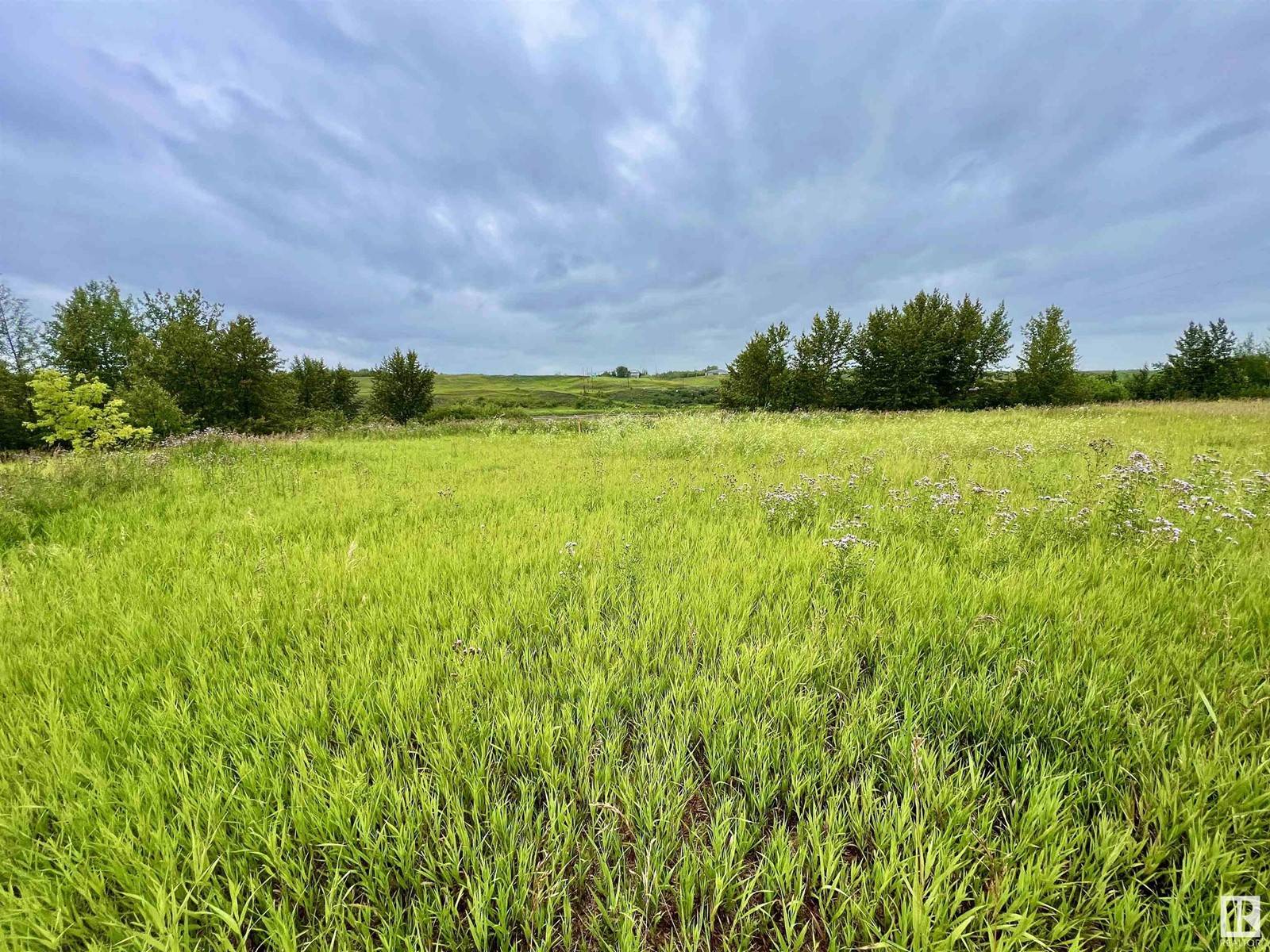 Duvernay, AB T0B0P0,202 River ST