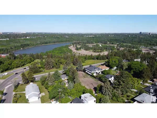 Edmonton, AB T6G2A9,8715 SASKATCHEWAN DR NW