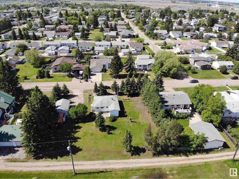 5132 55 AV, Mundare, AB T0B3H0