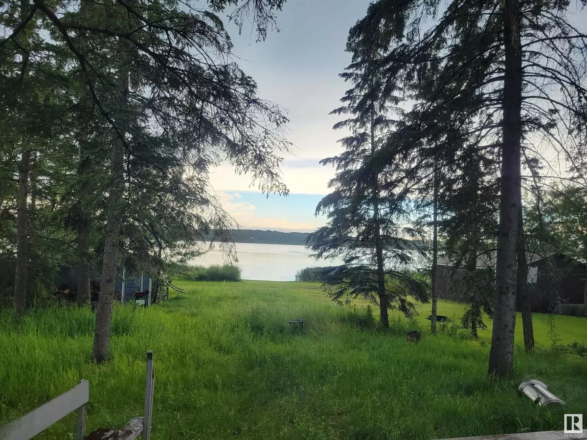 Rural Lac Ste. Anne County, AB T0E1V0,251 Lakeshore DR