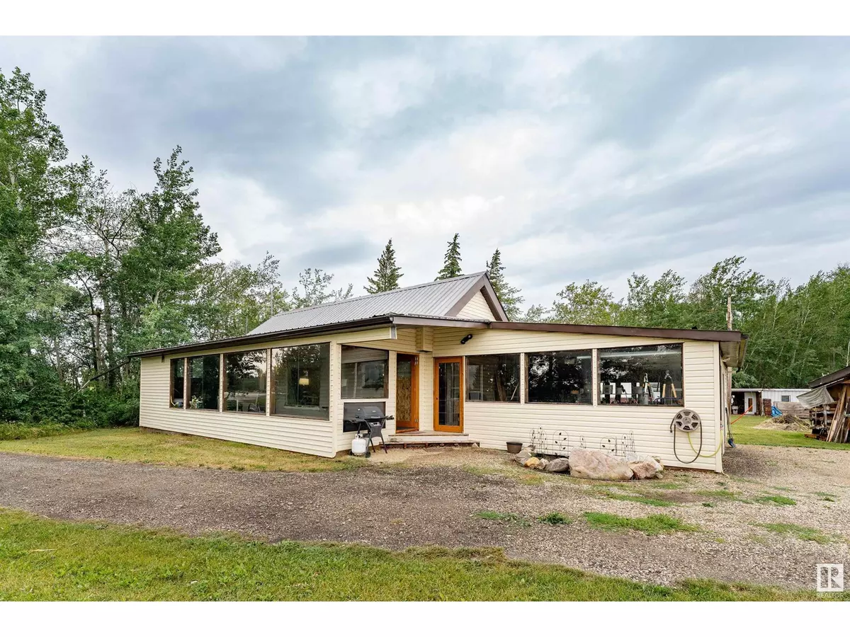 Rural Lac Ste. Anne County, AB T0E1V0,55221 HWY 777