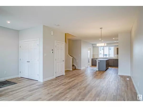 Edmonton, AB T5Y4B7,17647 49 ST NW