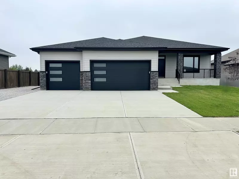 6 HAYFIELD GV, Ardrossan, AB T8E0A8