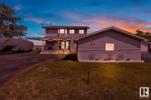 Rural Lac Ste. Anne County, AB T0E0A0,6510 50 AV