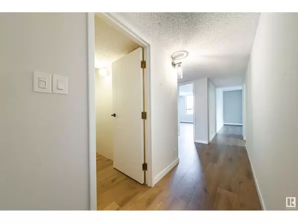 Edmonton, AB T5H4C6,#301 8340 JASPER AV NW